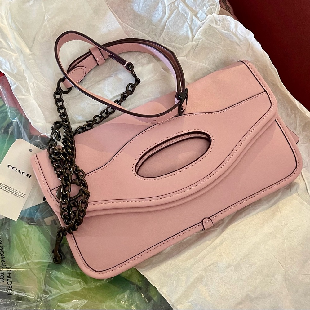 COACH Foldover Cut Out Clutch Crossbody
Pewter/Carnation